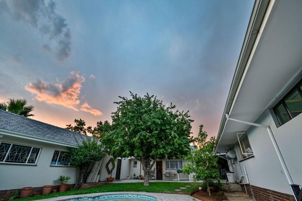 Iszis Guest House Bloemfontein Kültér fotó